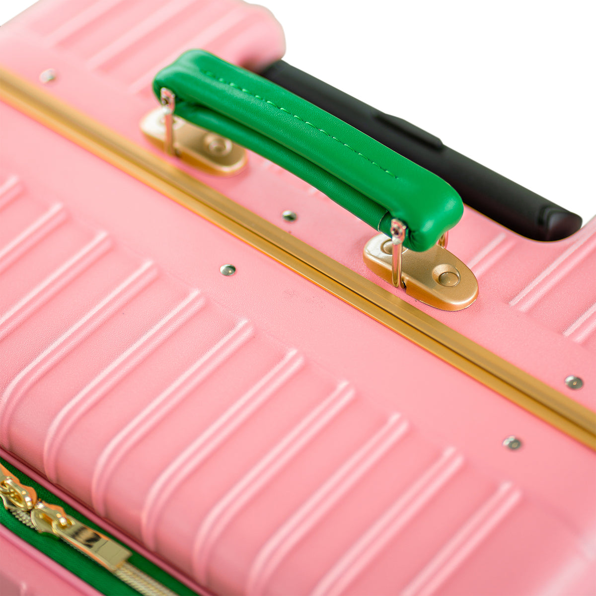 Executive Ivy 22&quot; Suitcase