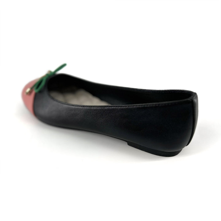 AKA Cap Toe Flat-Black